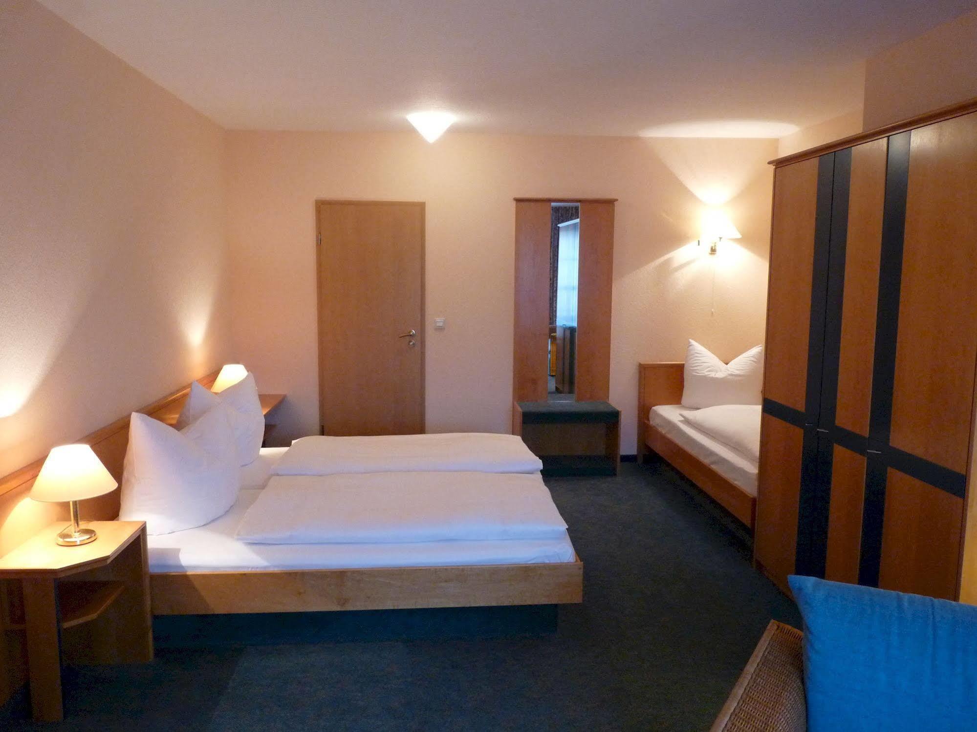 Hotel Garni "Zum Eichwerder" テンプリーン エクステリア 写真