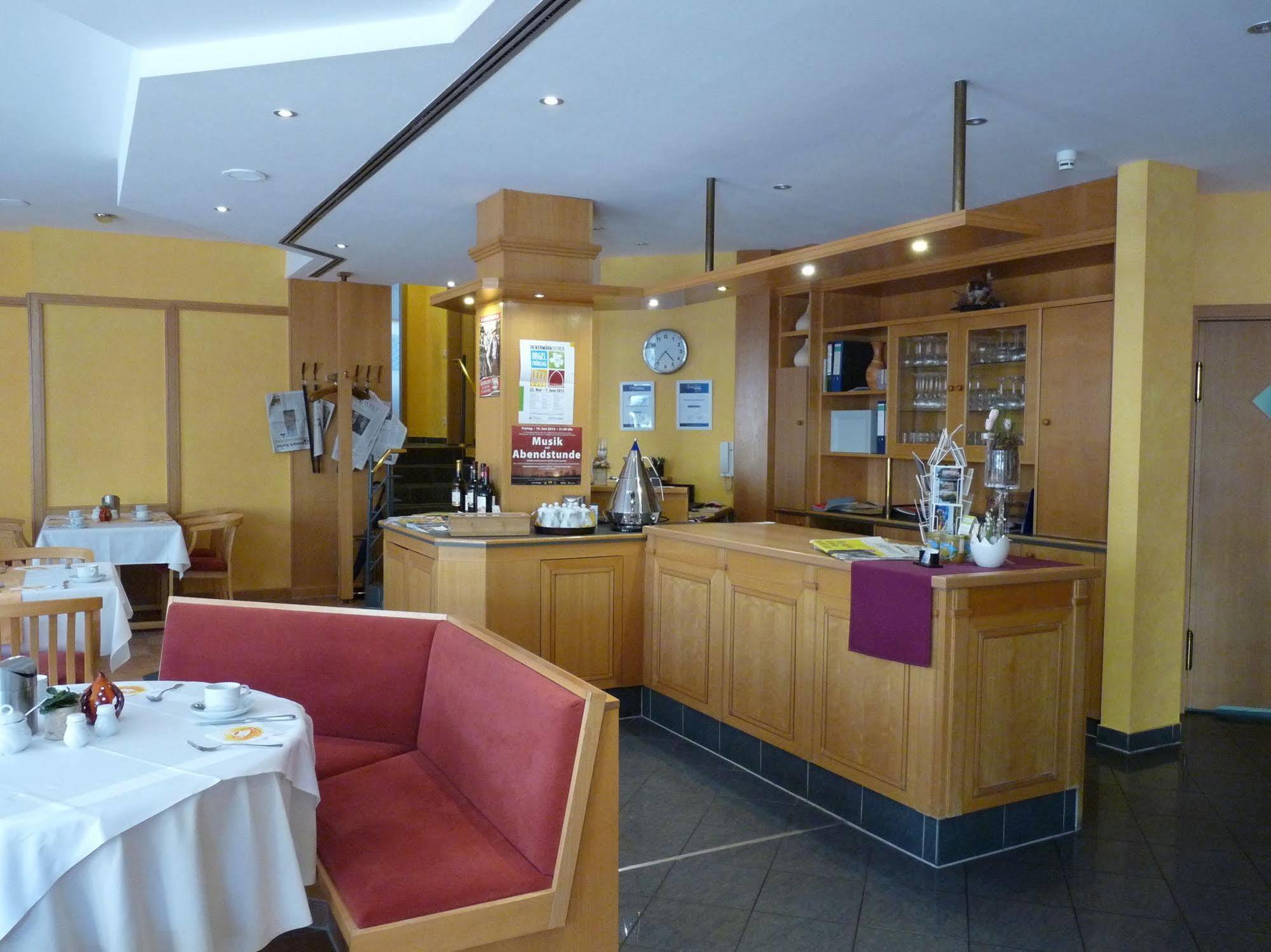 Hotel Garni "Zum Eichwerder" テンプリーン エクステリア 写真