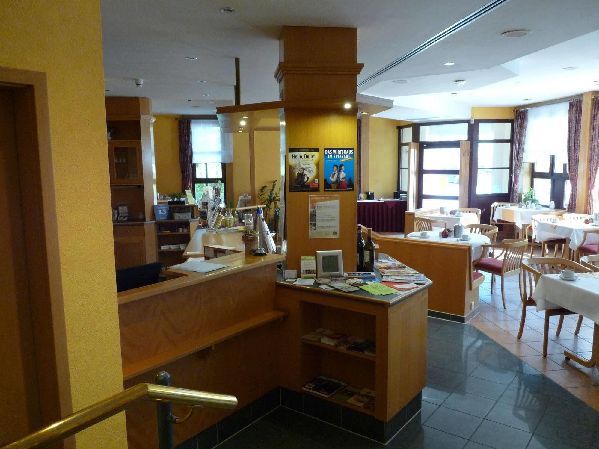 Hotel Garni "Zum Eichwerder" テンプリーン エクステリア 写真
